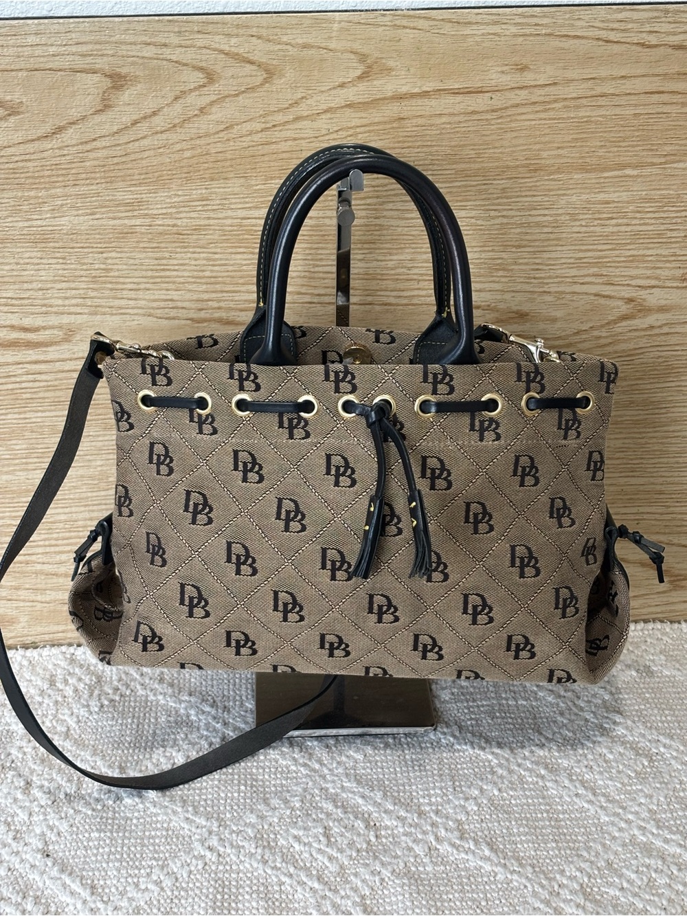 vintage Dooney & Bourke black satchel